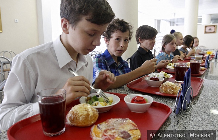 Рацион школьников - на "круглый стол" в Мосгордуме