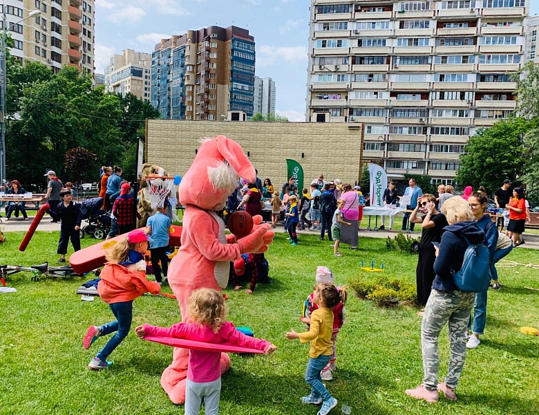 Детский праздник в народном парке на улице Новаторов