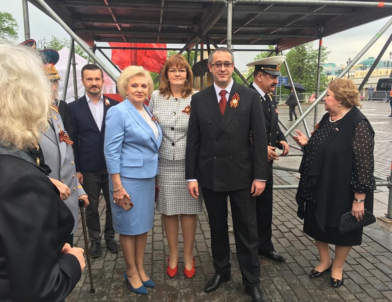 Вместе с Мэром Москвы и депутатами МГД возложили цветы 