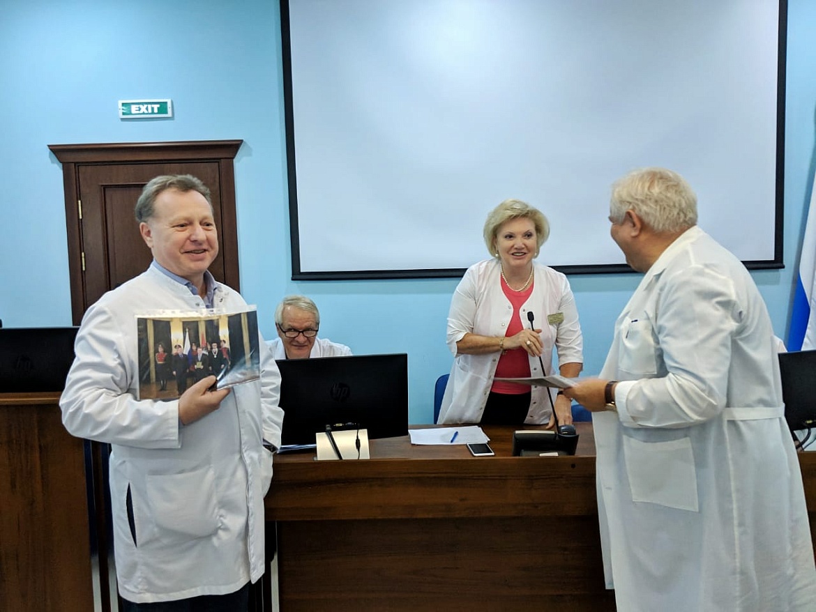 Сотрудники ГКБ имени В.В. Виноградова получили Почетные грамоты МГД